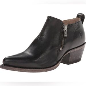 FRYE Women's Sacha Moto Shootie Western Boot, Black, 7.5 M US